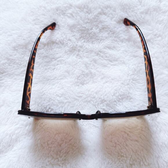 Abby Tortoise Brown Square Frame Sunglasses - Picture 4 of 10